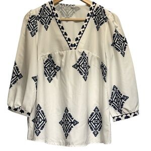 Boho Design Women's White and Blue Embroidered blouse 3/4 sleeves size medium